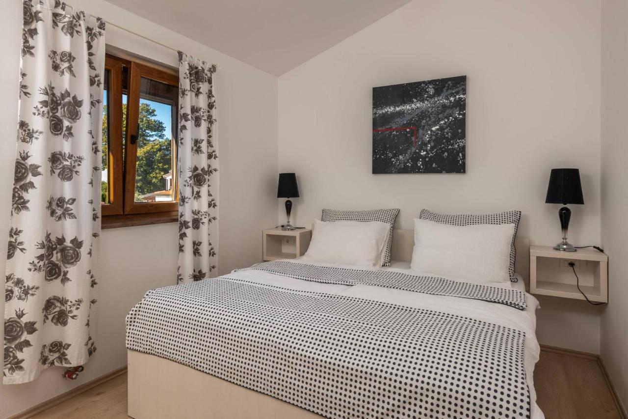 פורץ Apartmani Jana מראה חיצוני תמונה
