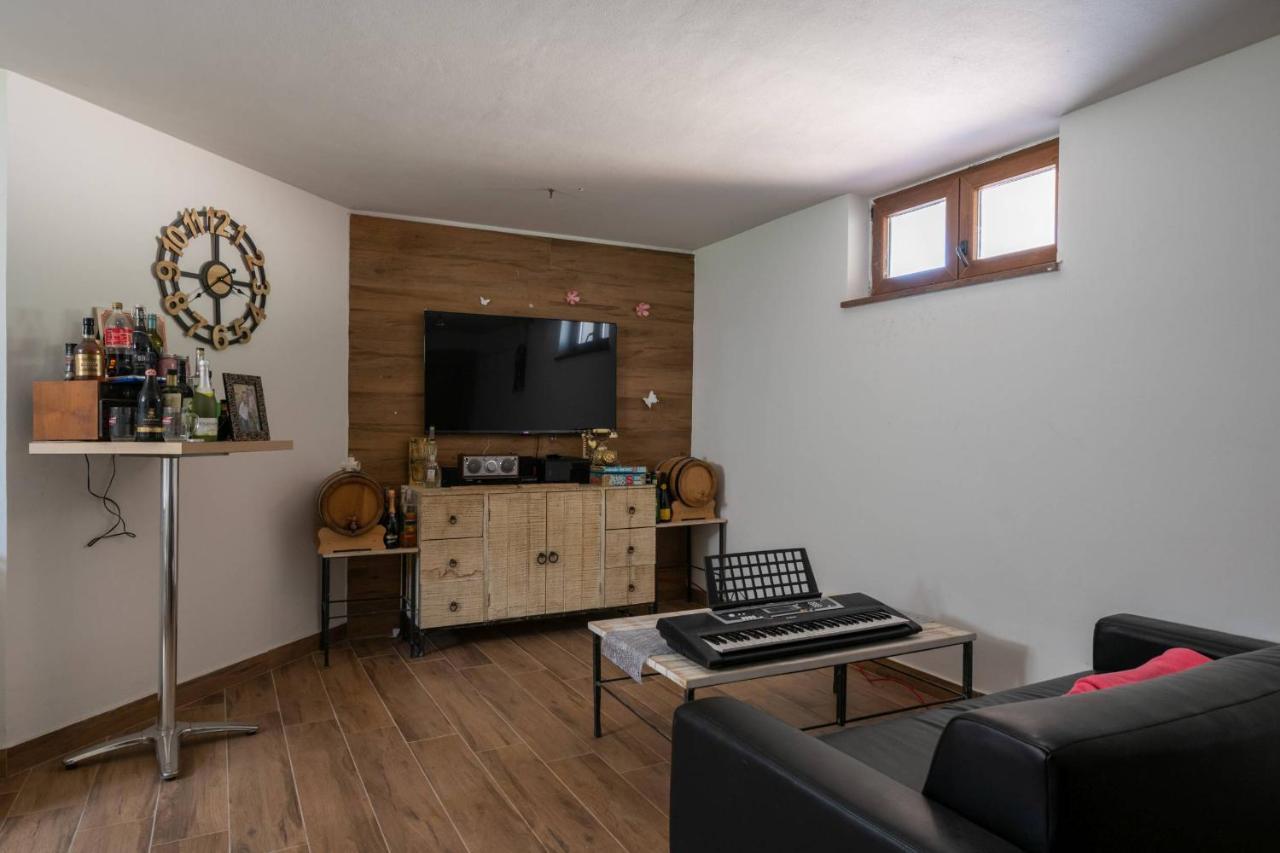 פורץ Apartmani Jana מראה חיצוני תמונה